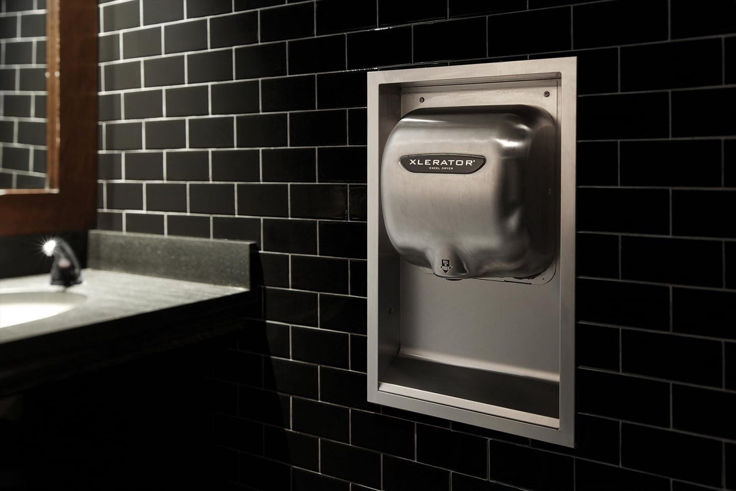Excel Dryer XL-CV Hand Dryer XLERATOR XL-C Automatic, Surface-Mounted, Cast Cover, Chrome Plated, 208-277V Standard Nozzle